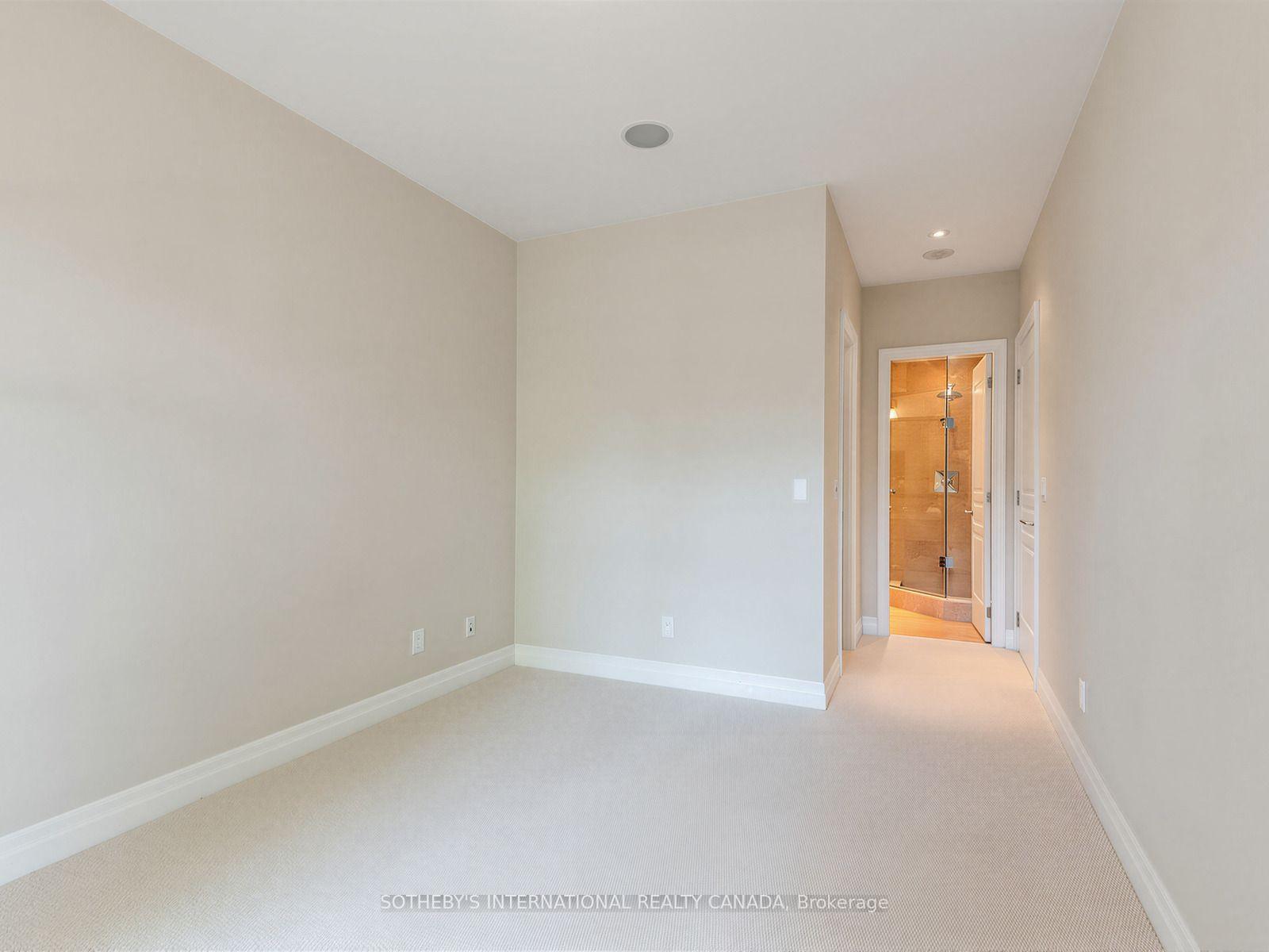 21 Burkebrook Place 224, Toronto Unit: 224