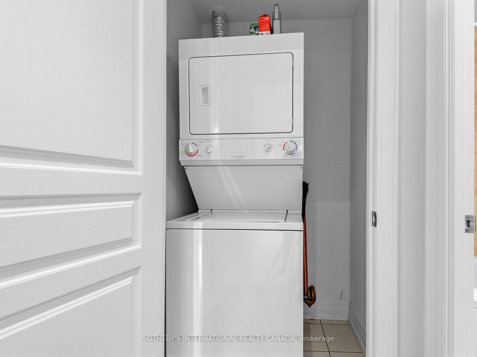 21 Burkebrook Place 224, Toronto Unit: 224