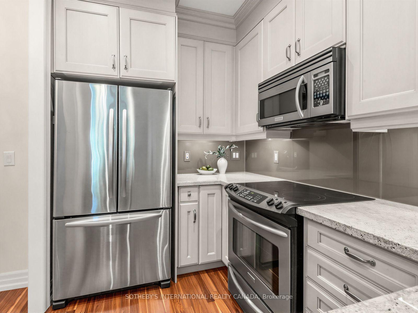 21 Burkebrook Place 224, Toronto Unit: 224
