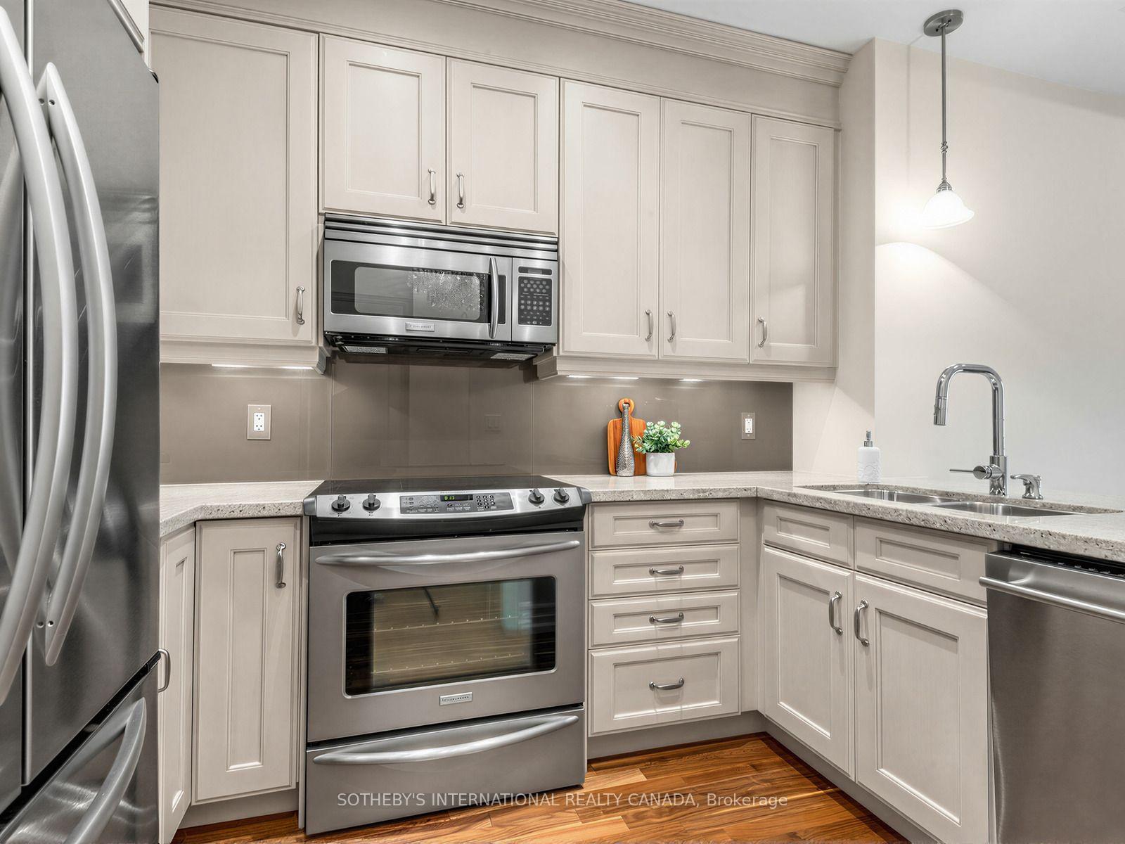 21 Burkebrook Place 224, Toronto Unit: 224