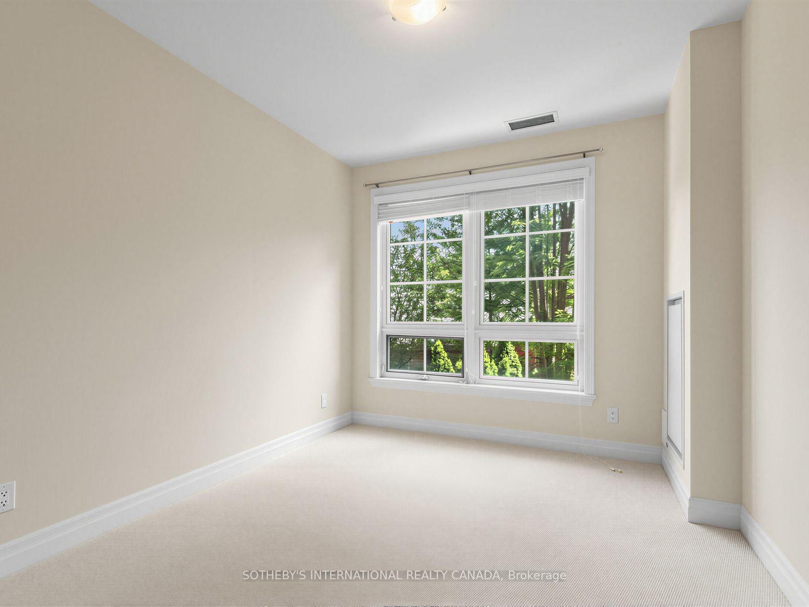 21 Burkebrook Place 224, Toronto Unit: 224