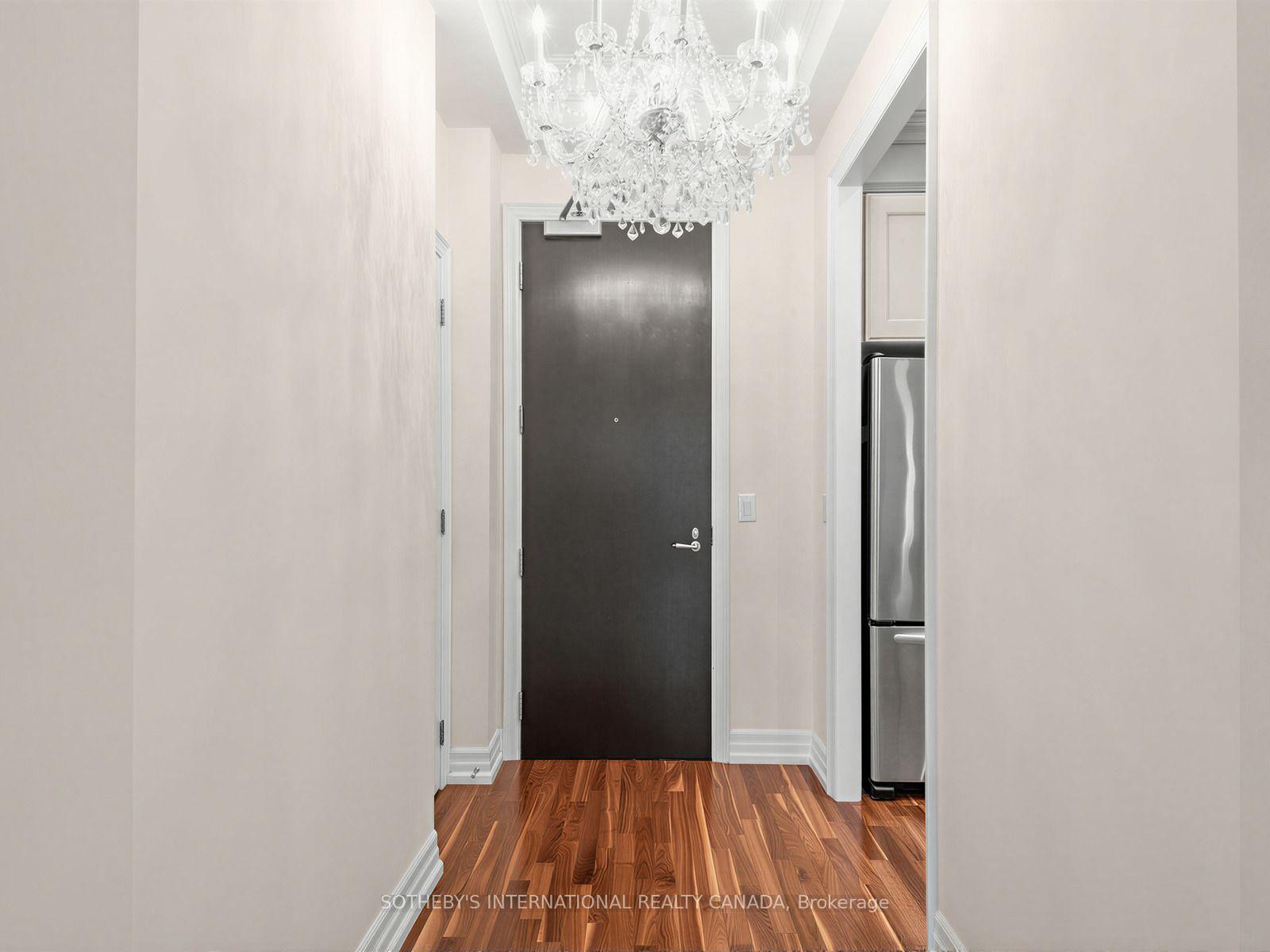 21 Burkebrook Place 224, Toronto Unit: 224
