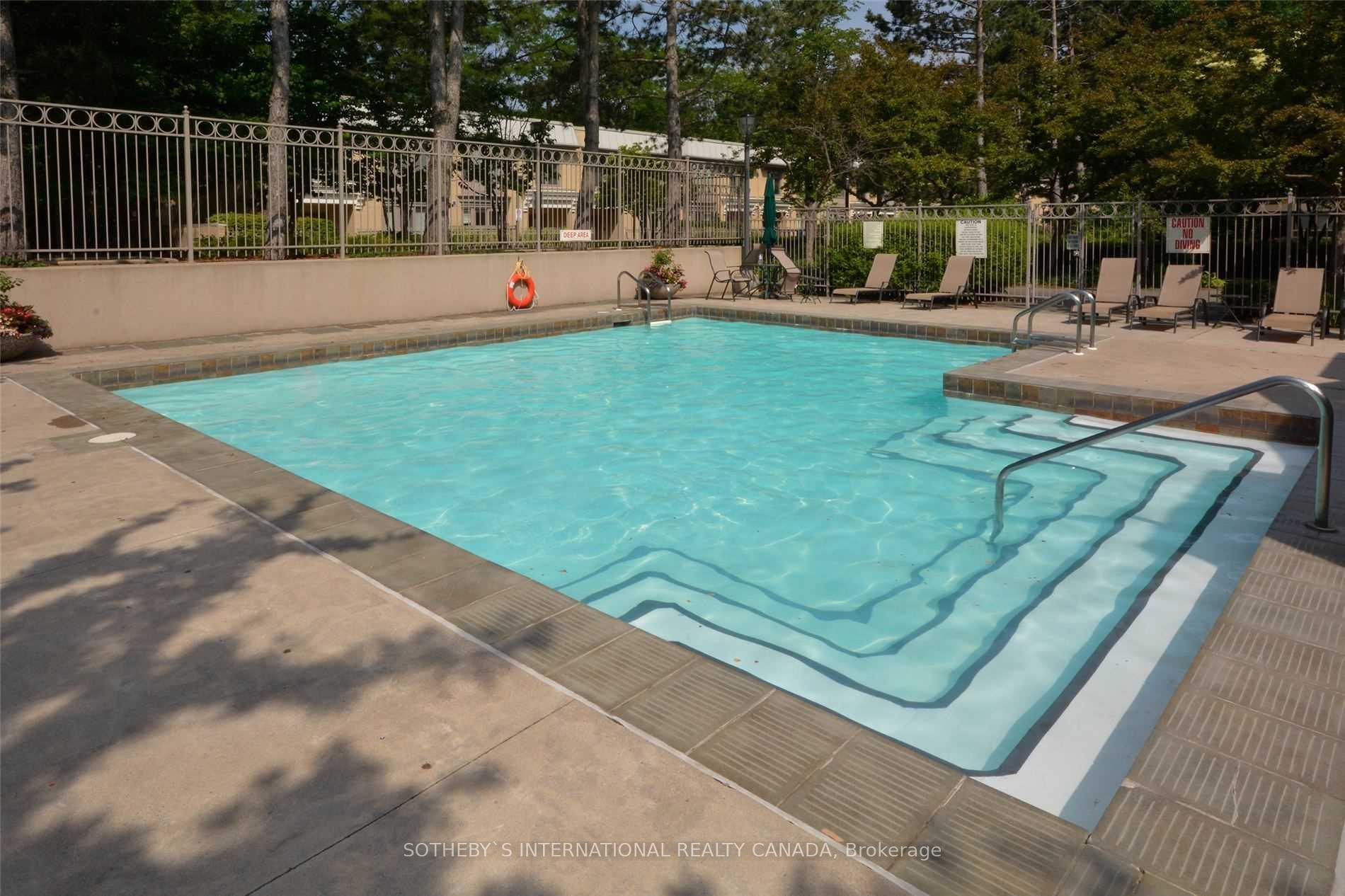 18 Lower Village Gate 111, Toronto Unit: 111