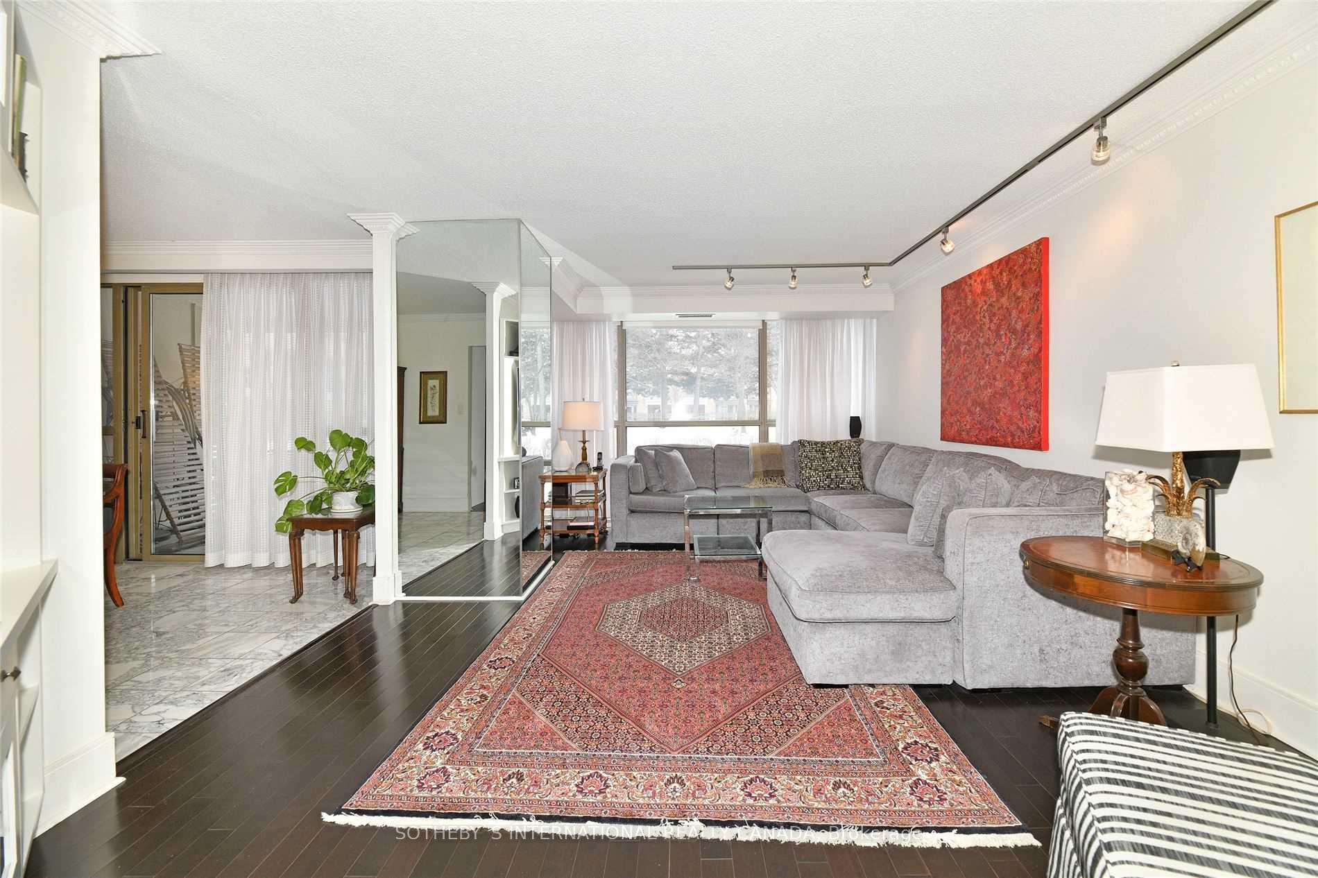 18 Lower Village Gate 111, Toronto Unit: 111