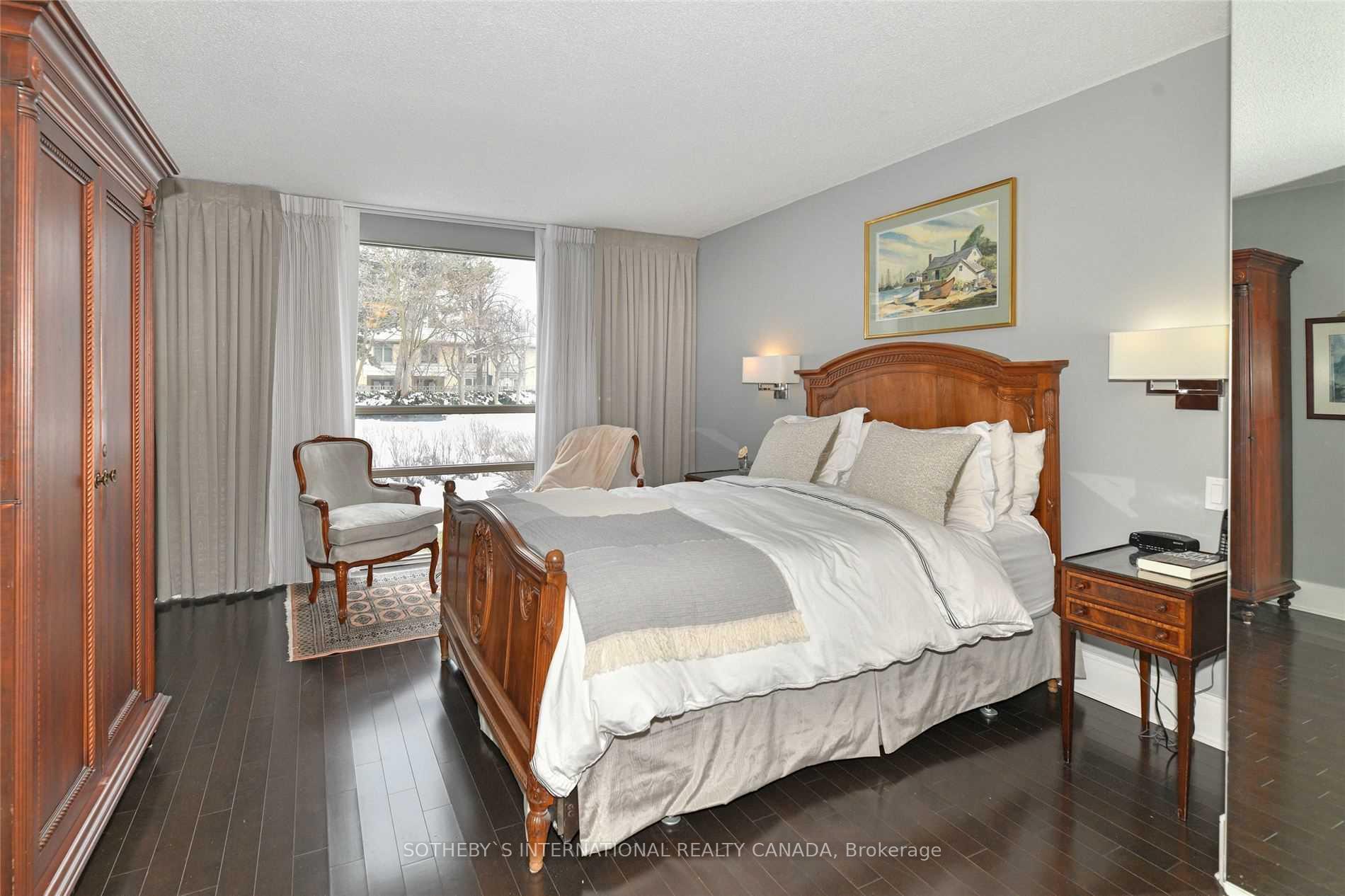 18 Lower Village Gate 111, Toronto Unit: 111