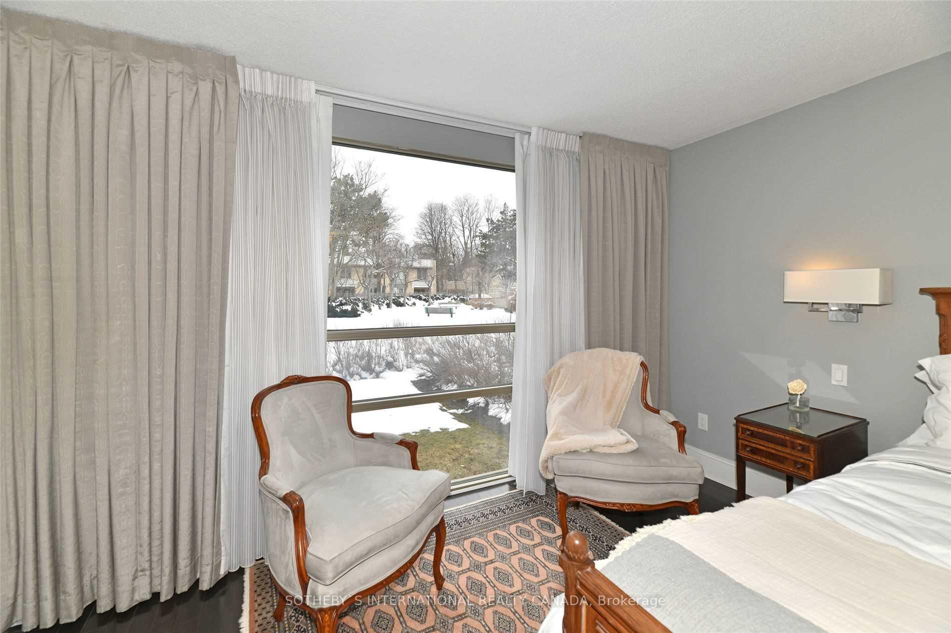 18 Lower Village Gate 111, Toronto Unit: 111