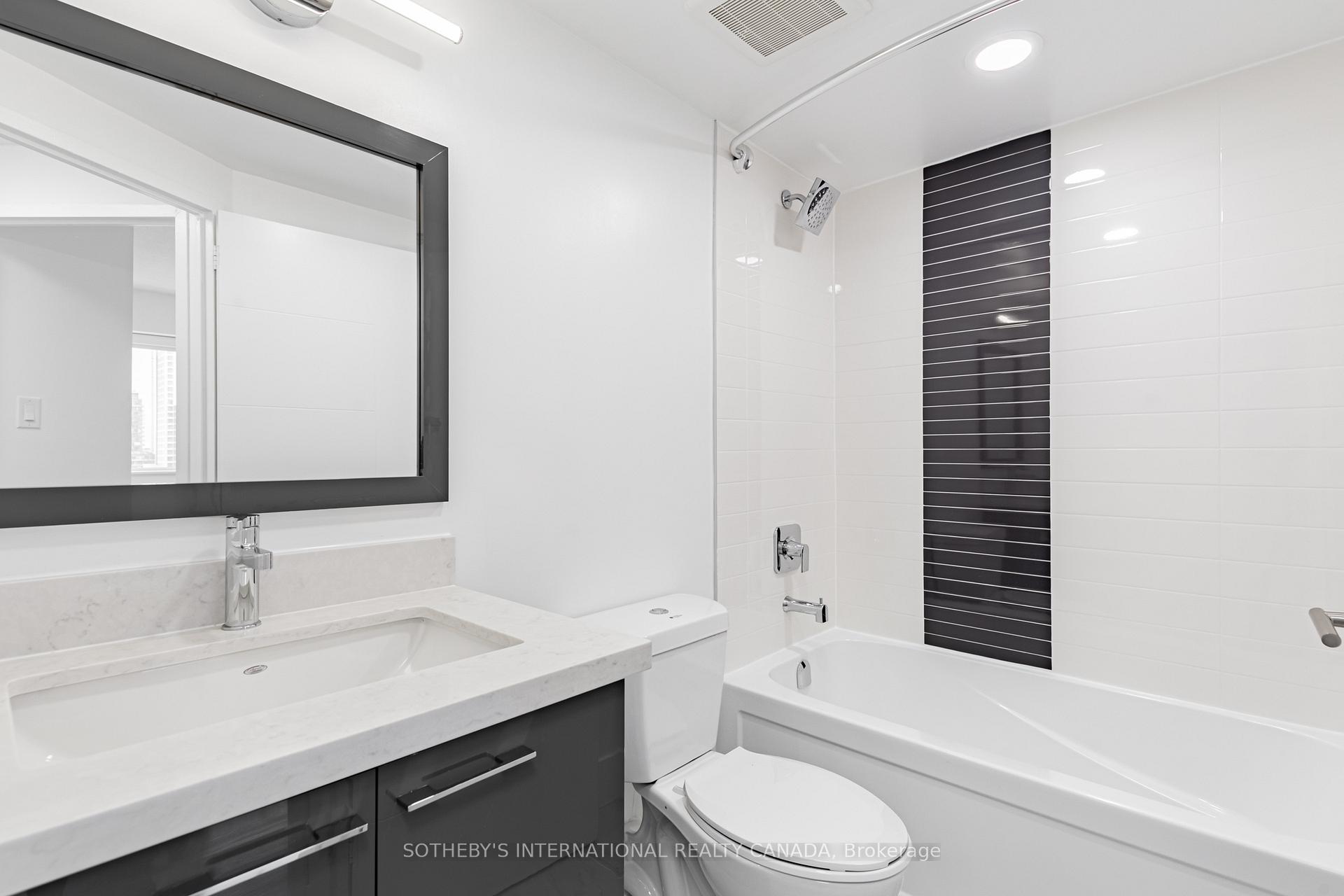 201 Sherbourne Street N2106, Toronto Unit: N2106