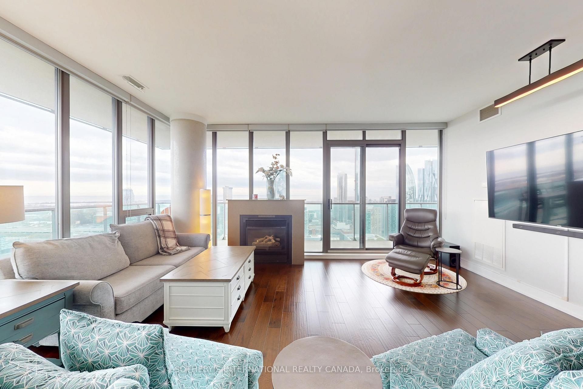 33 Lombard Street 4204, Toronto Unit: 4204