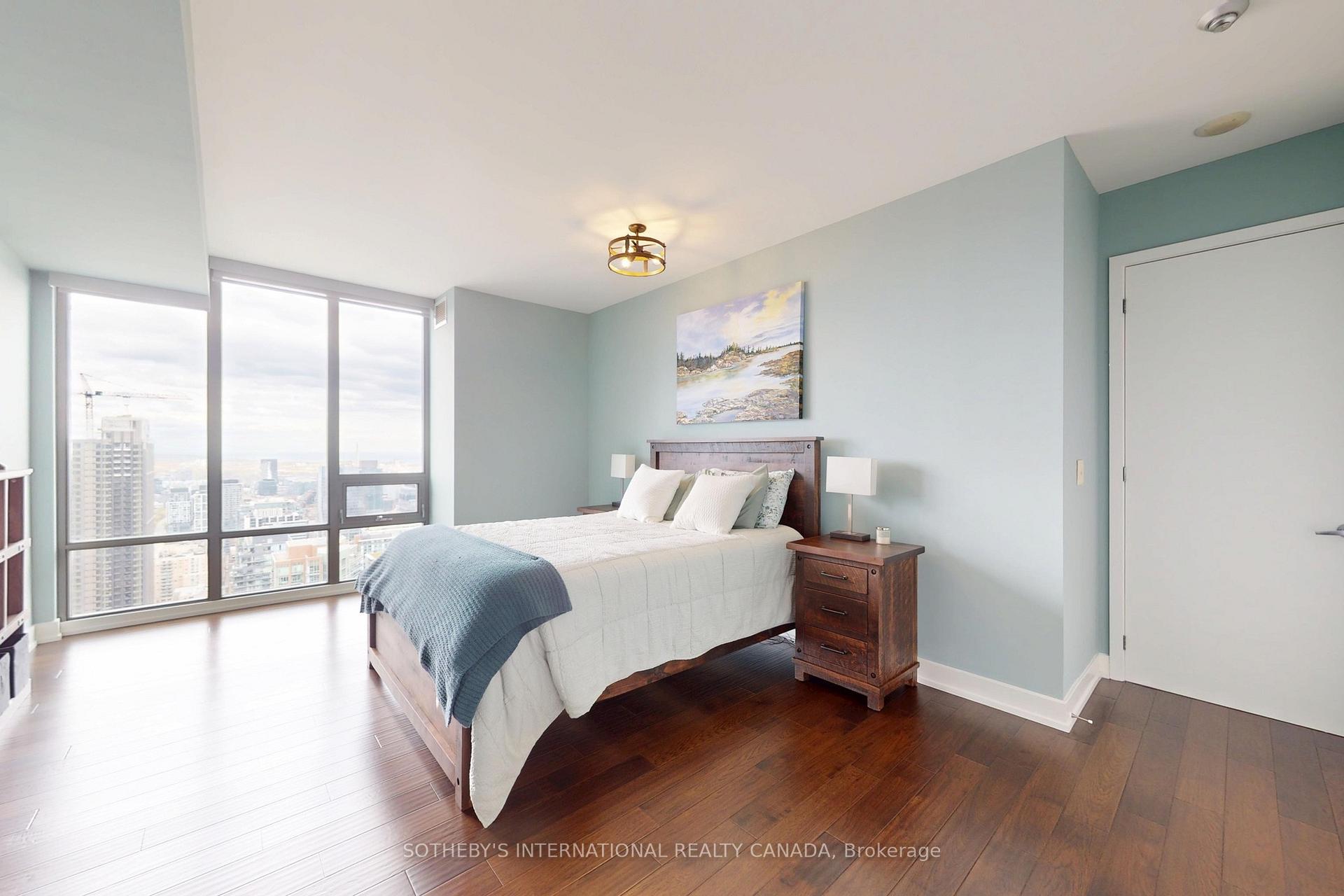 33 Lombard Street 4204, Toronto Unit: 4204