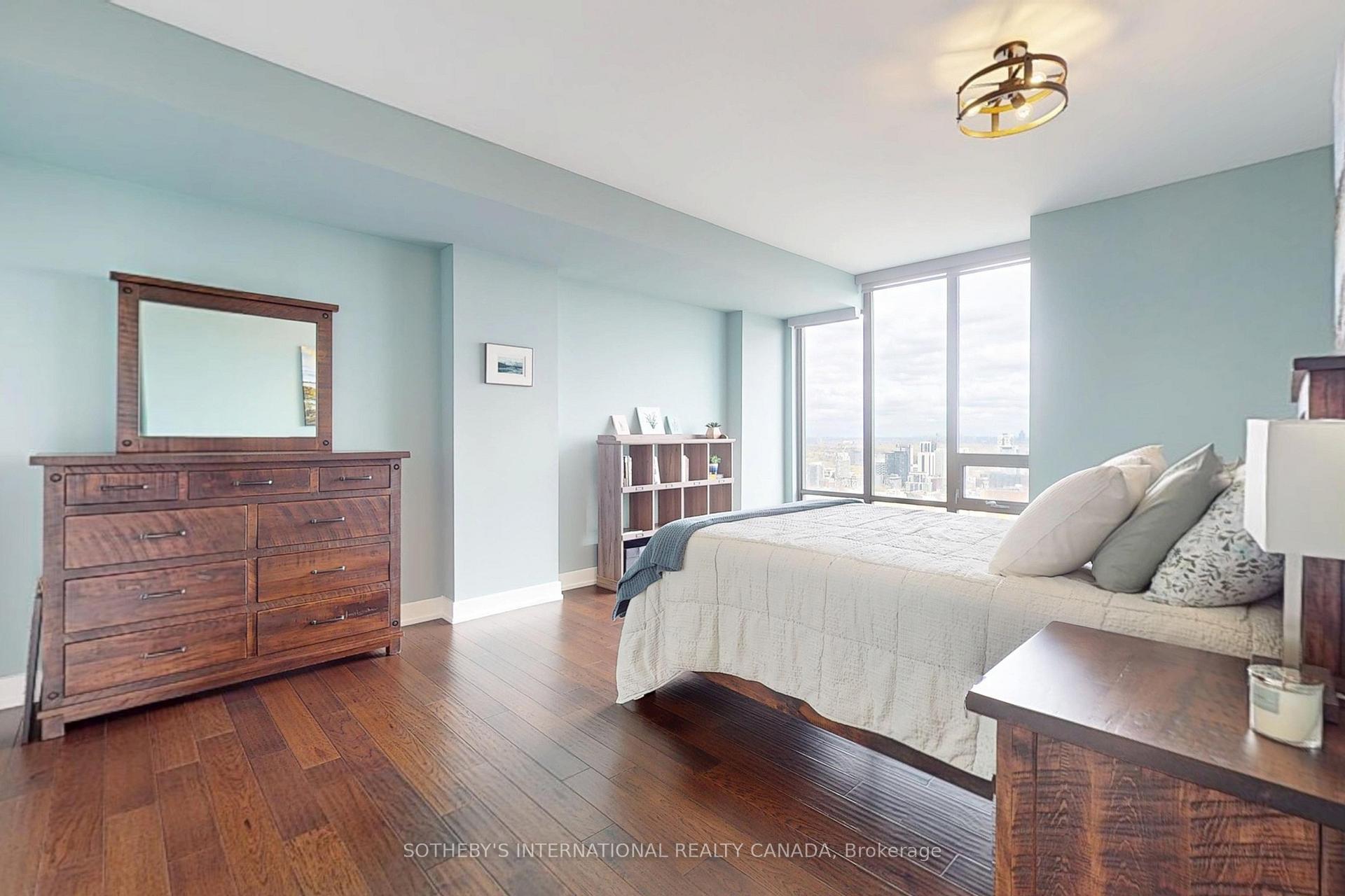 33 Lombard Street 4204, Toronto Unit: 4204