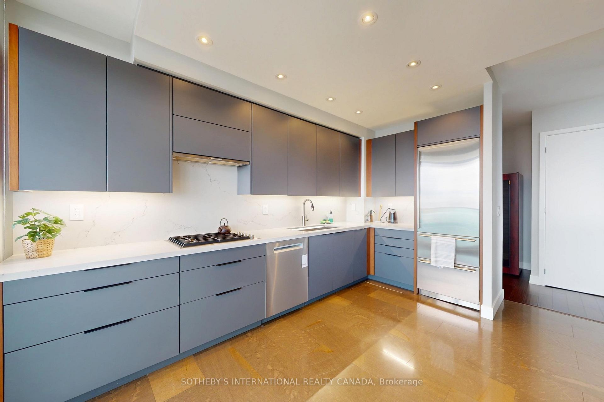 33 Lombard Street 4204, Toronto Unit: 4204