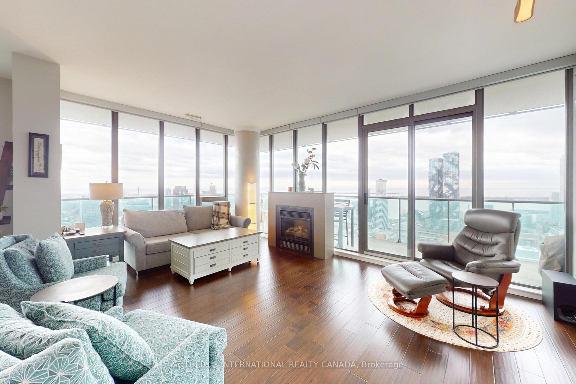 33 Lombard Street 4204, Toronto Unit: 4204