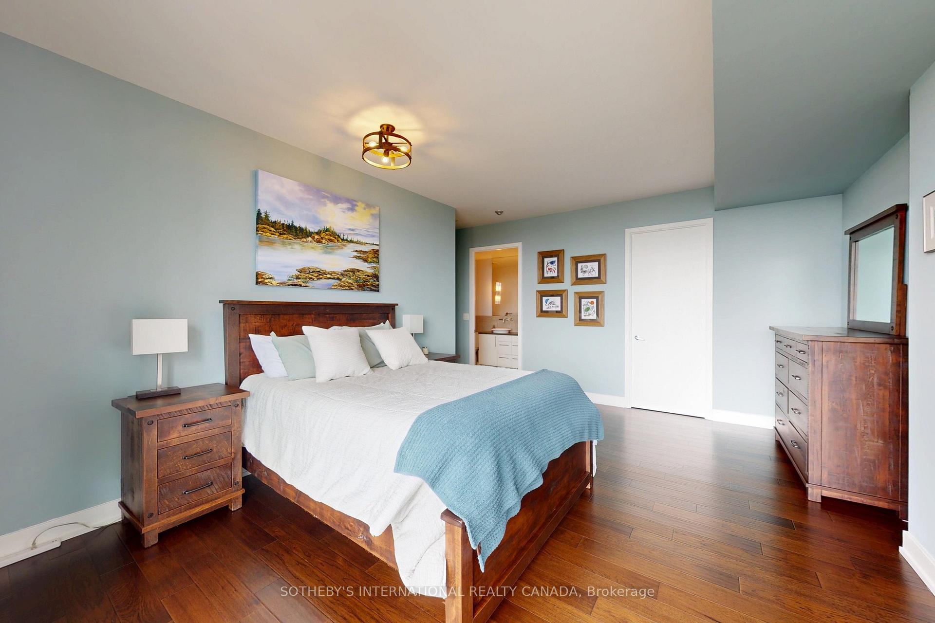 33 Lombard Street 4204, Toronto Unit: 4204