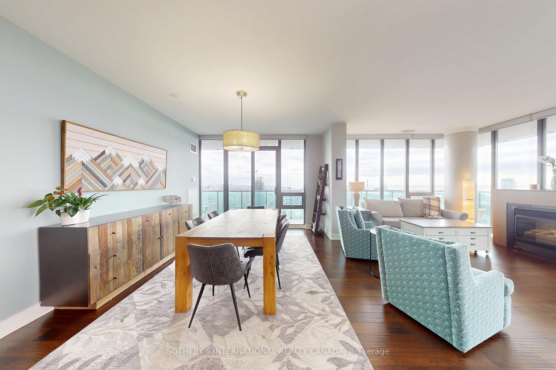 33 Lombard Street 4204, Toronto Unit: 4204