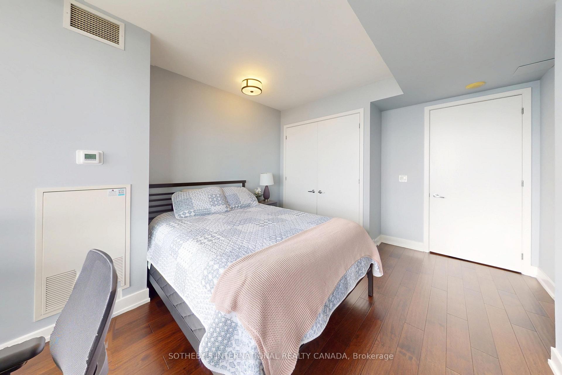 33 Lombard Street 4204, Toronto Unit: 4204