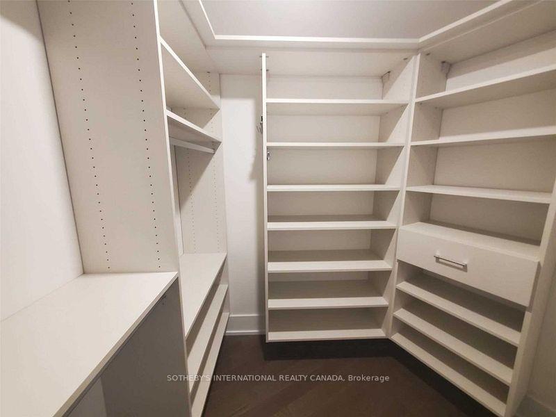 25 Adra Grado Way 335, Toronto Unit: 335