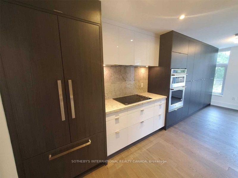 25 Adra Grado Way 335, Toronto Unit: 335