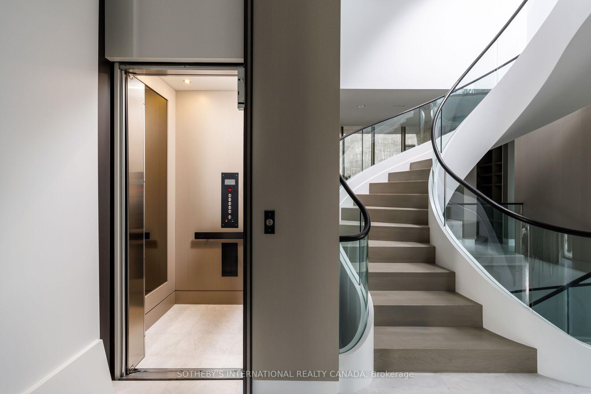 211 Dunvegan Road, Toronto