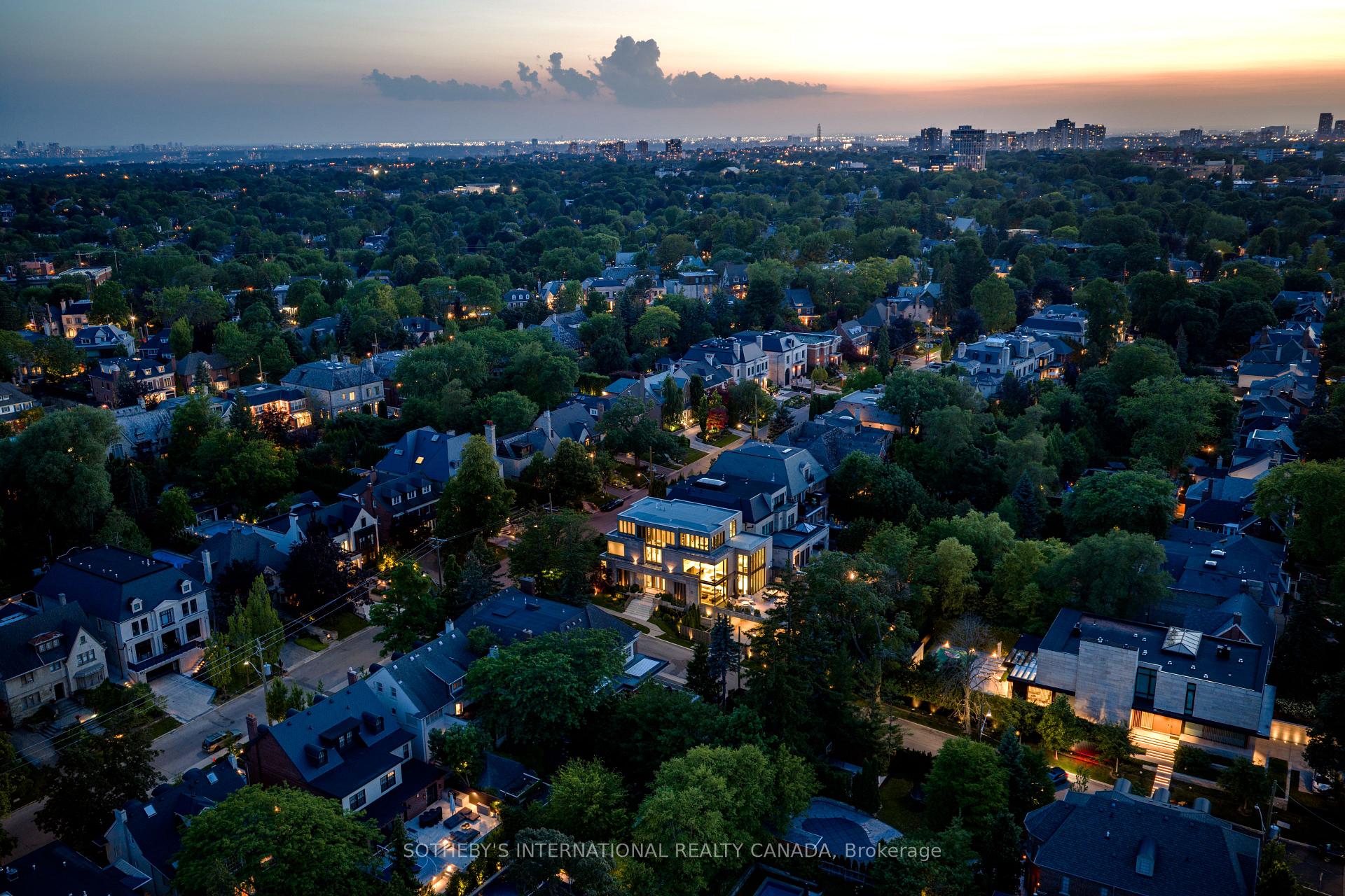 211 Dunvegan Road, Toronto