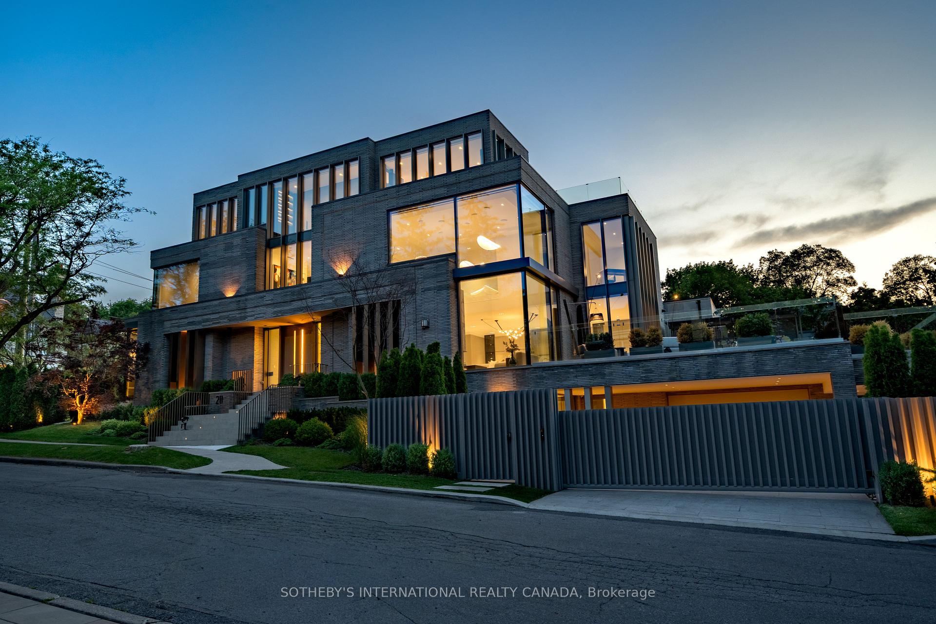 211 Dunvegan Road, Toronto
