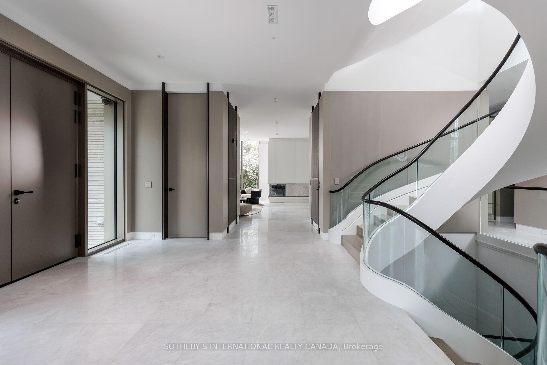 211 Dunvegan Road, Toronto