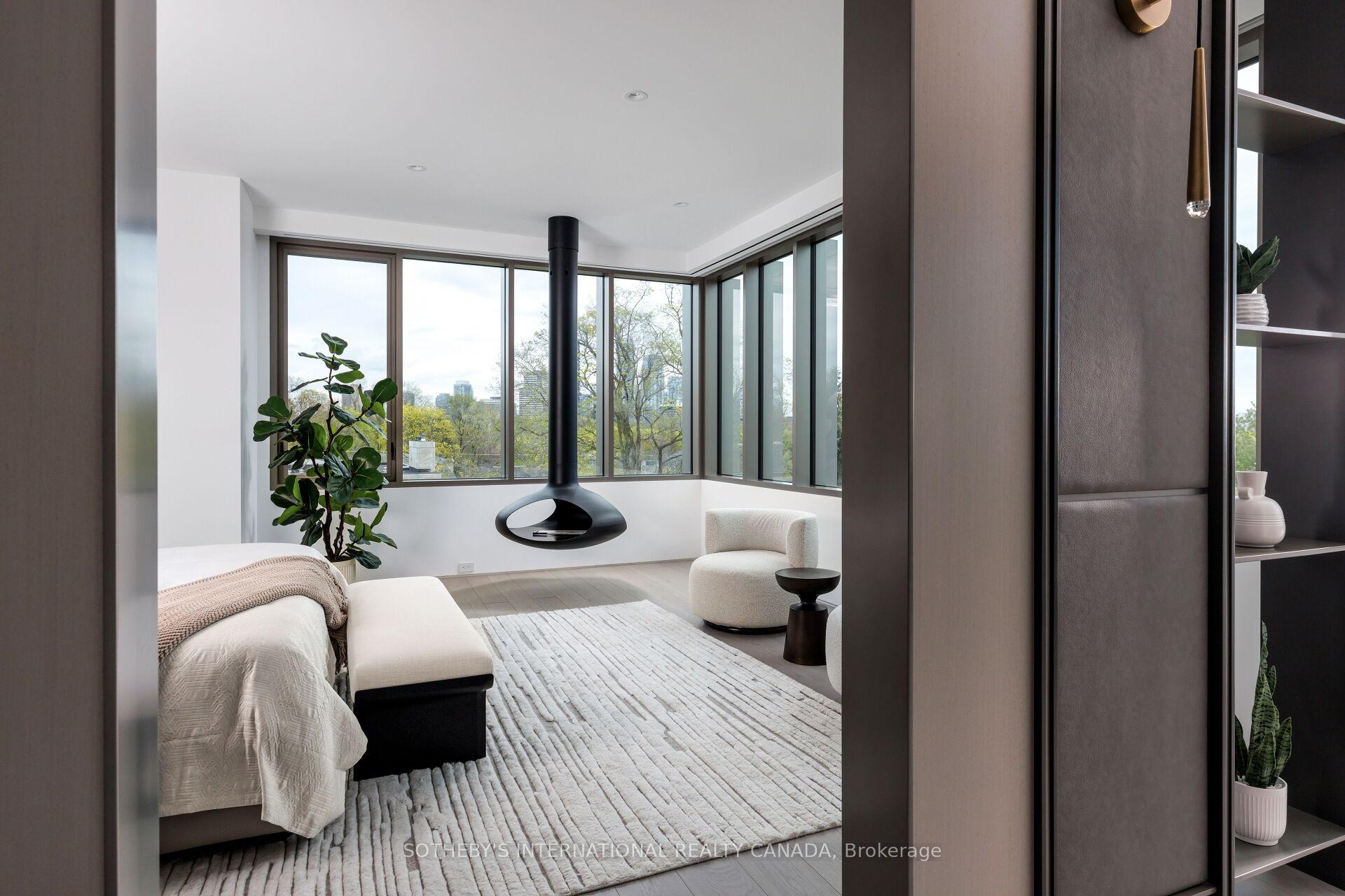 211 Dunvegan Road, Toronto