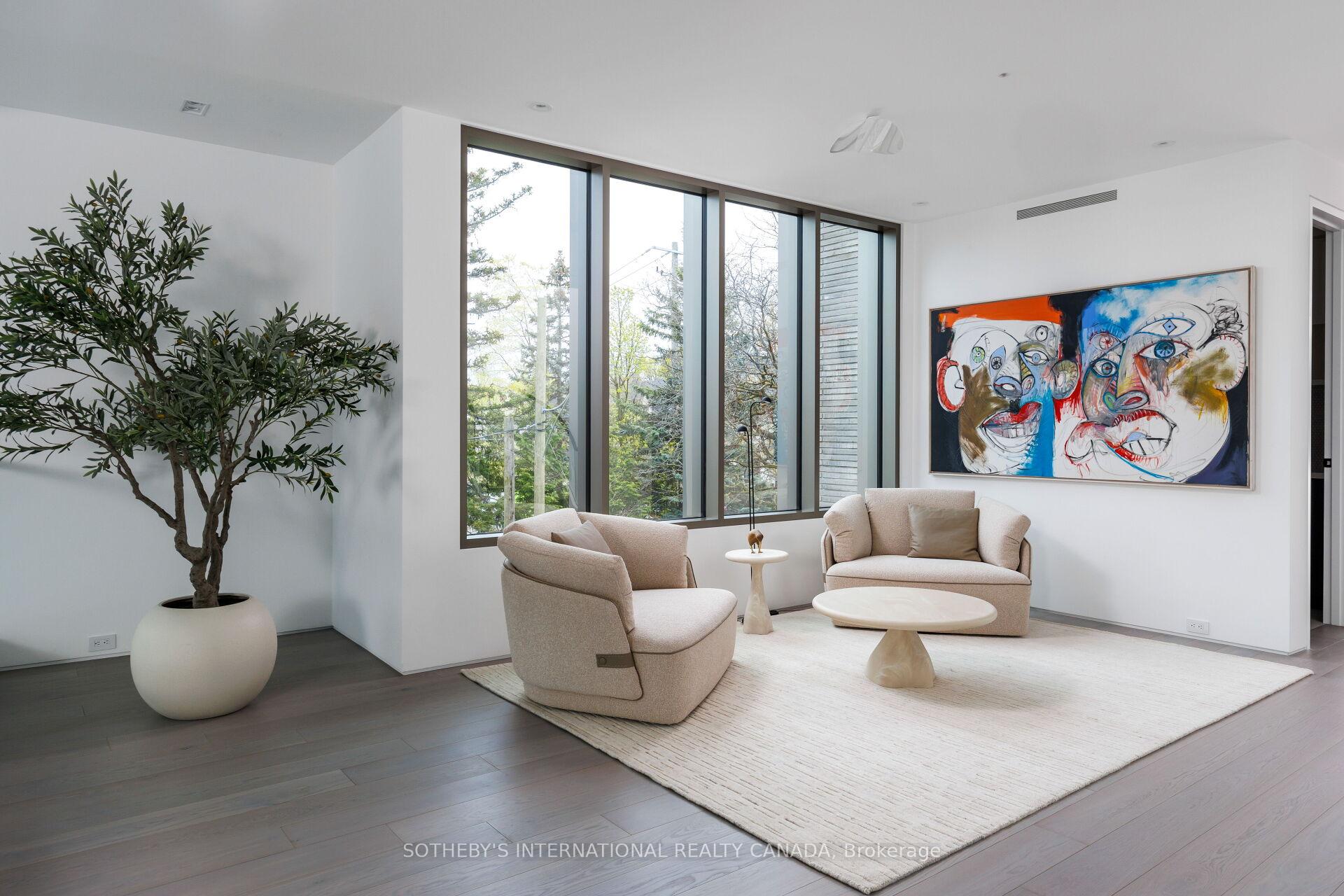 211 Dunvegan Road, Toronto