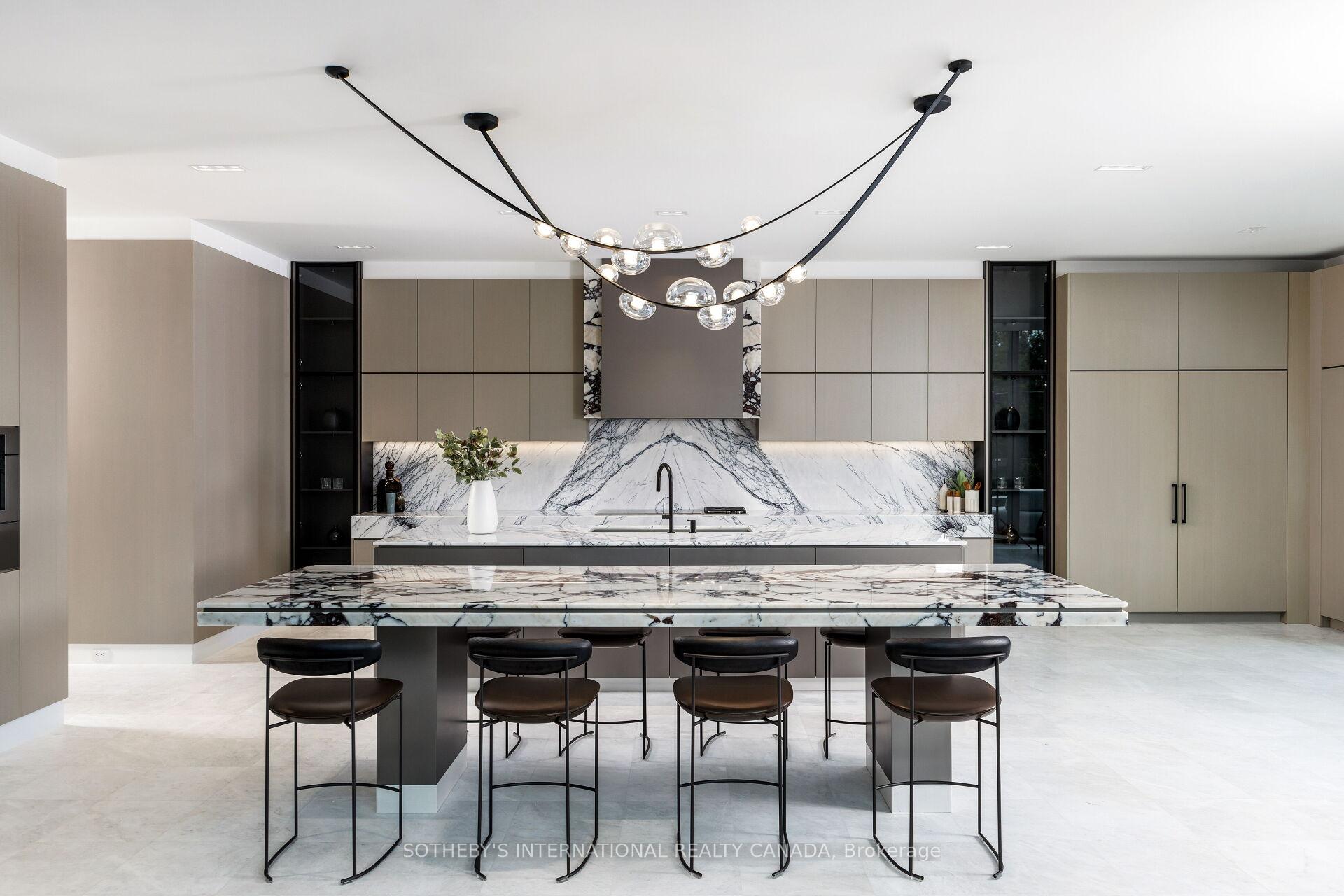 211 Dunvegan Road, Toronto