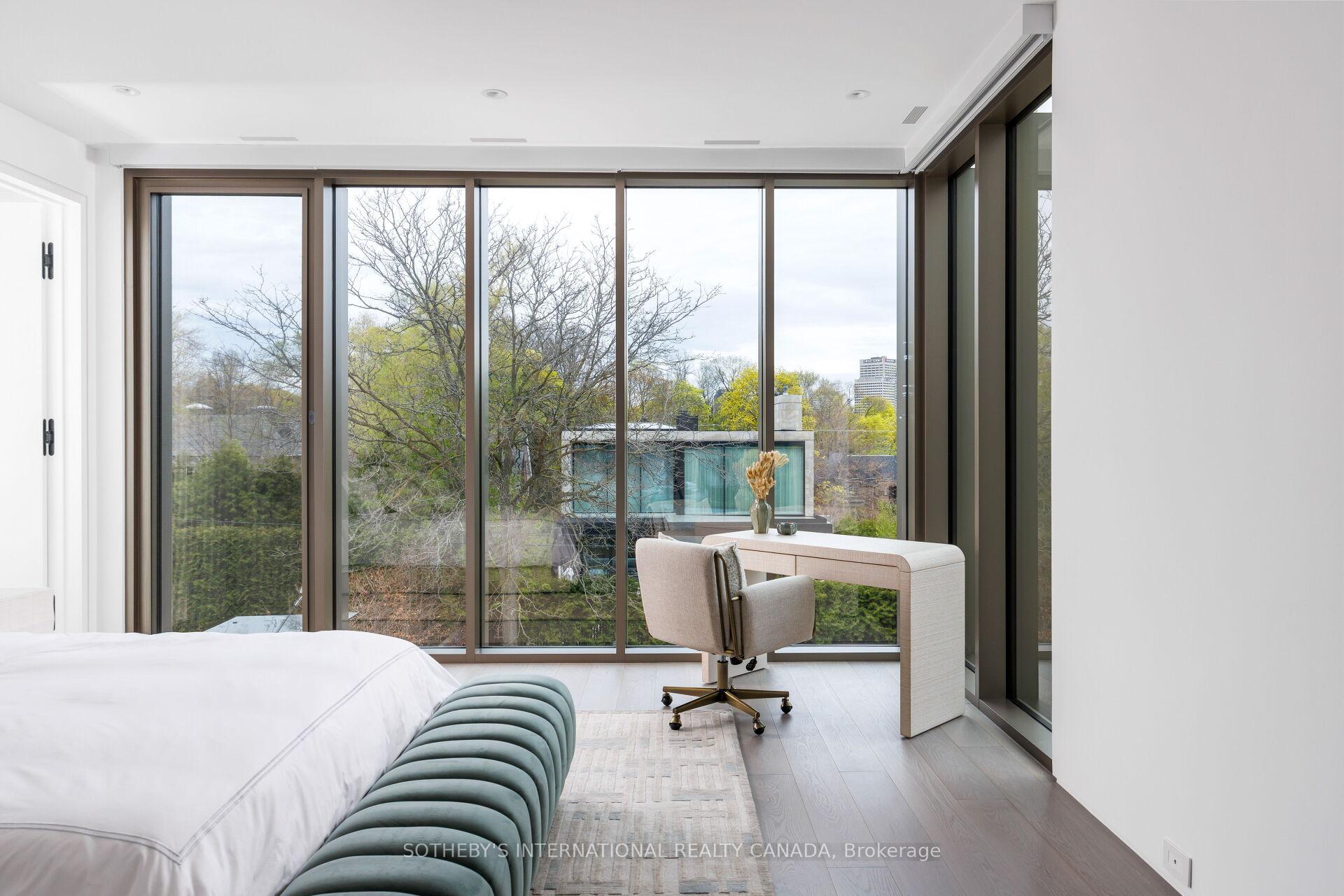 211 Dunvegan Road, Toronto