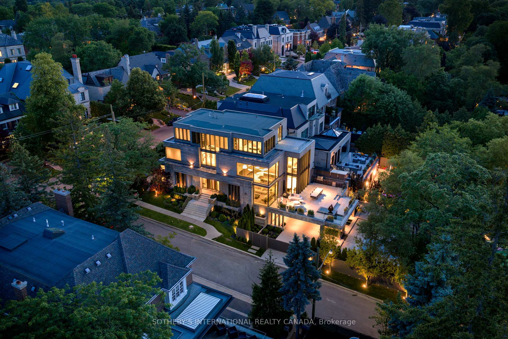 211 Dunvegan Road, Toronto