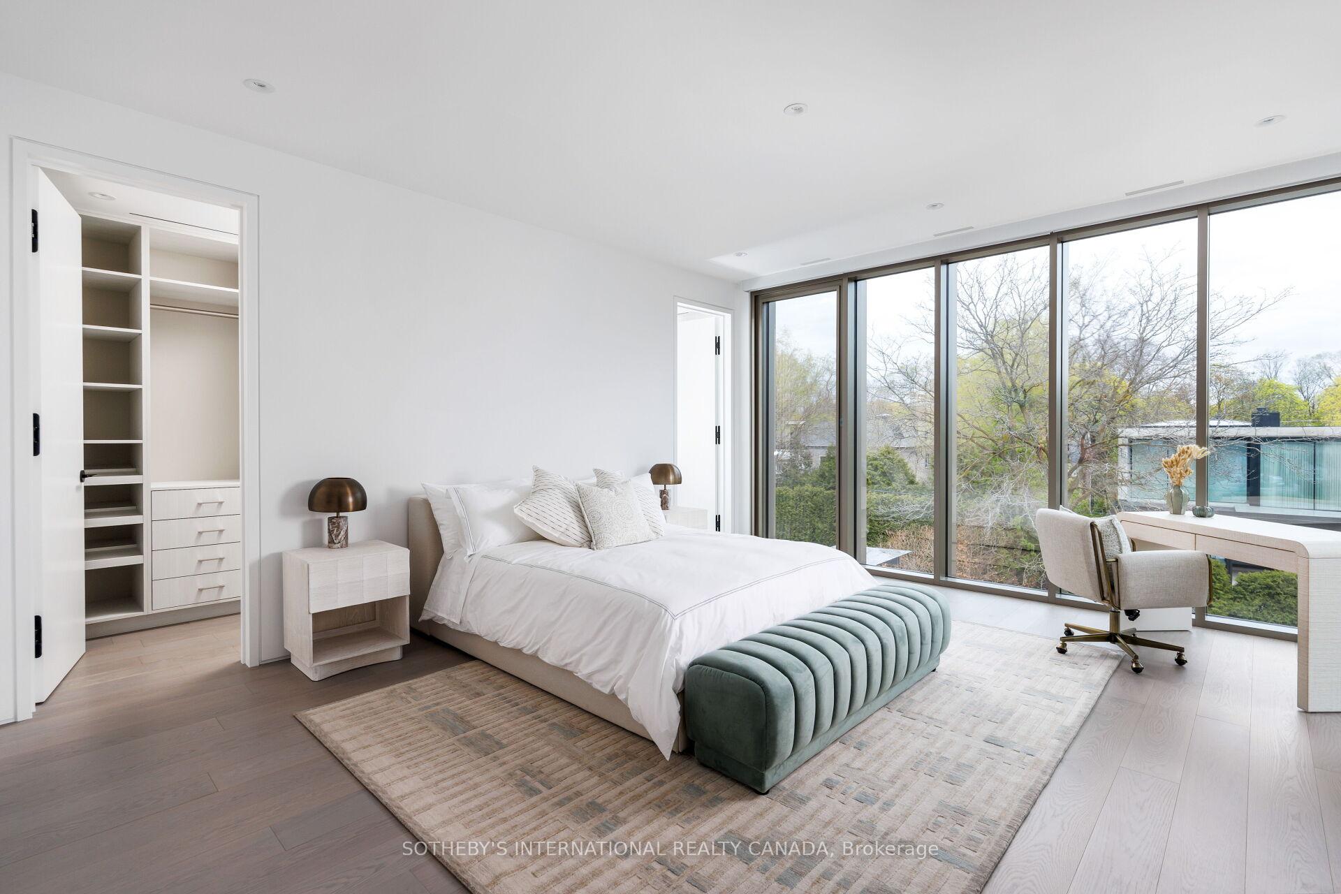 211 Dunvegan Road, Toronto