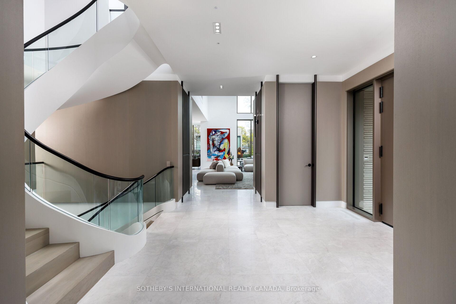 211 Dunvegan Road, Toronto
