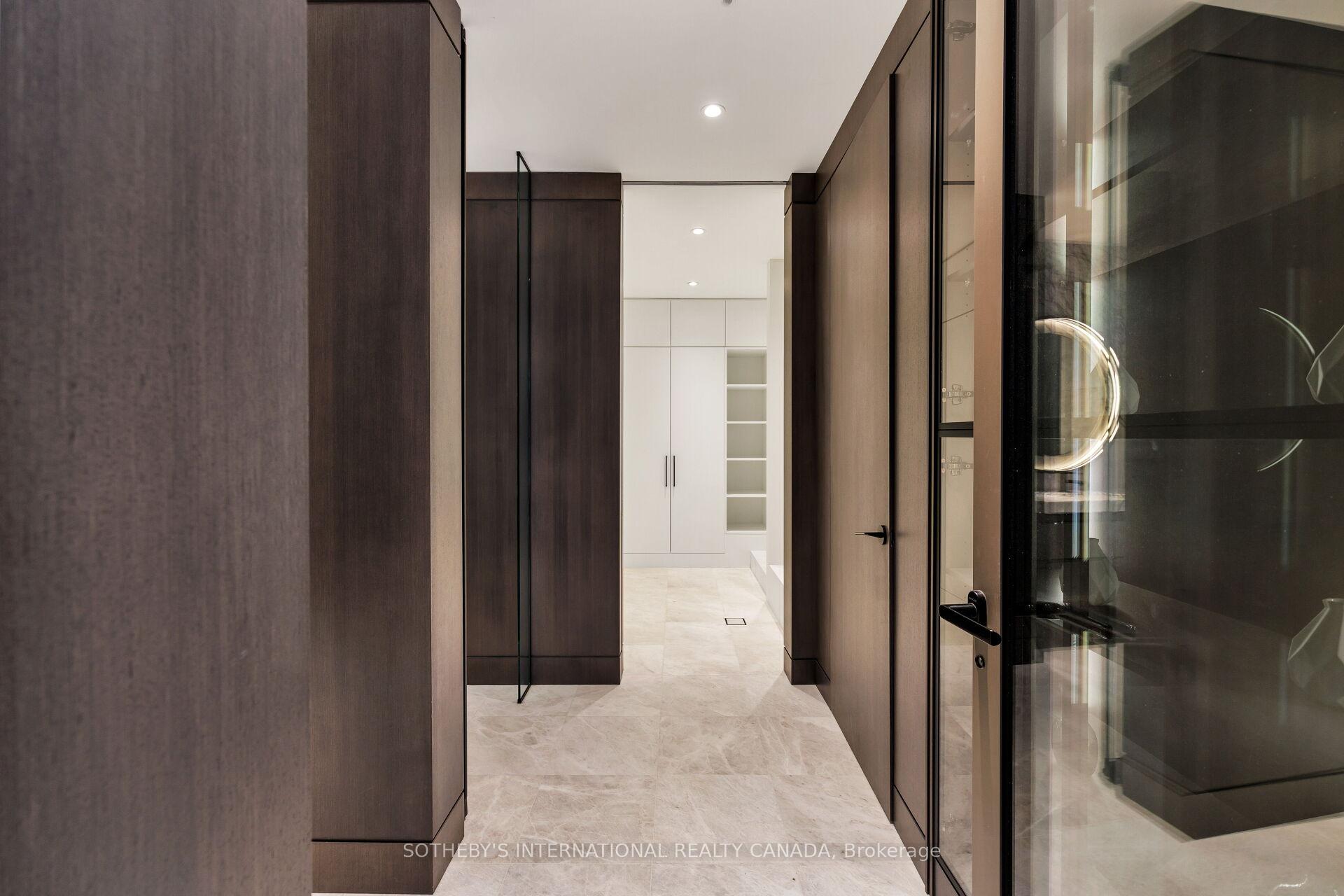 211 Dunvegan Road, Toronto