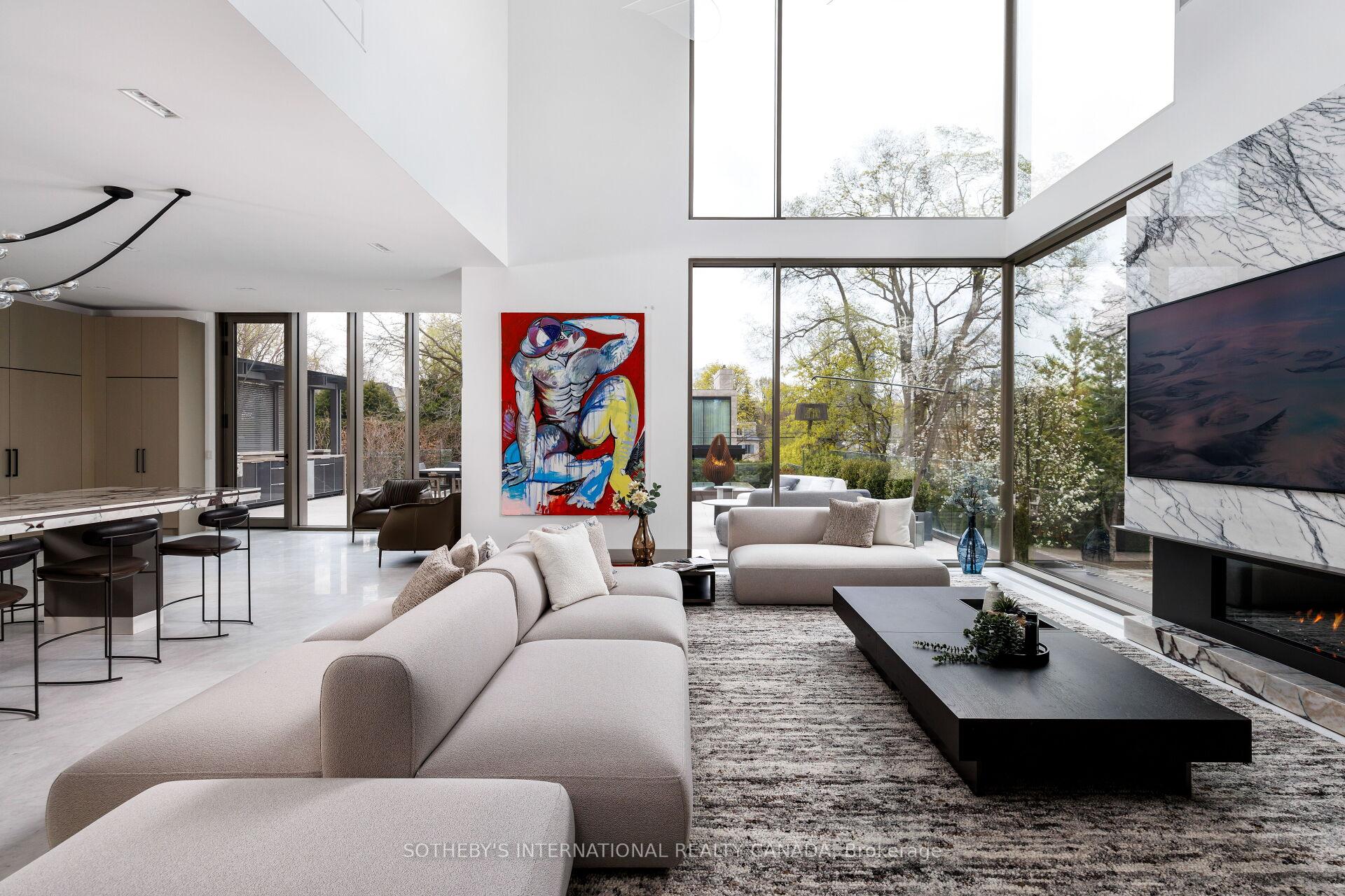 211 Dunvegan Road, Toronto