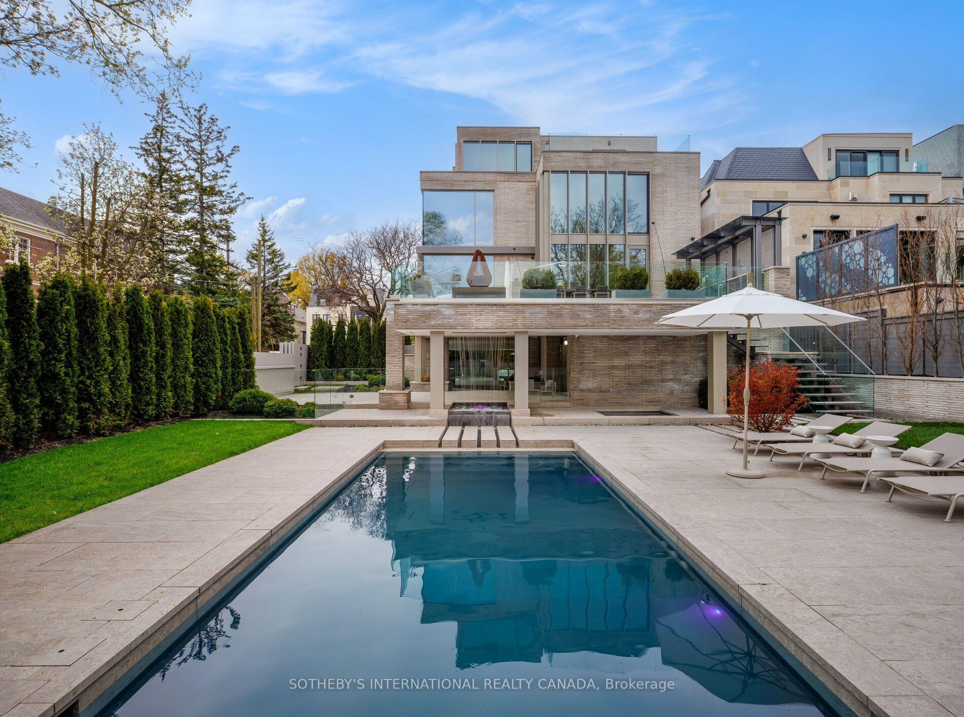 211 Dunvegan Road, Toronto