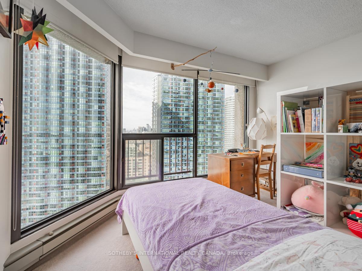 65 Harbour Square 2204, Toronto Unit: 2204
