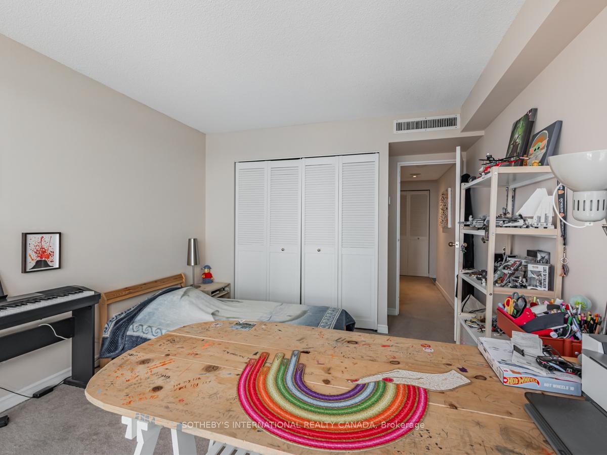 65 Harbour Square 2204, Toronto Unit: 2204