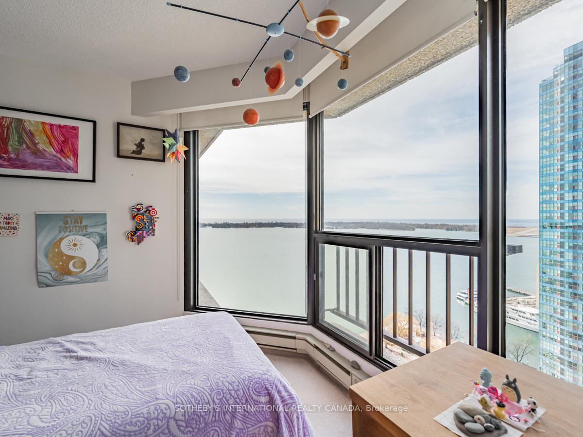 65 Harbour Square 2204, Toronto Unit: 2204