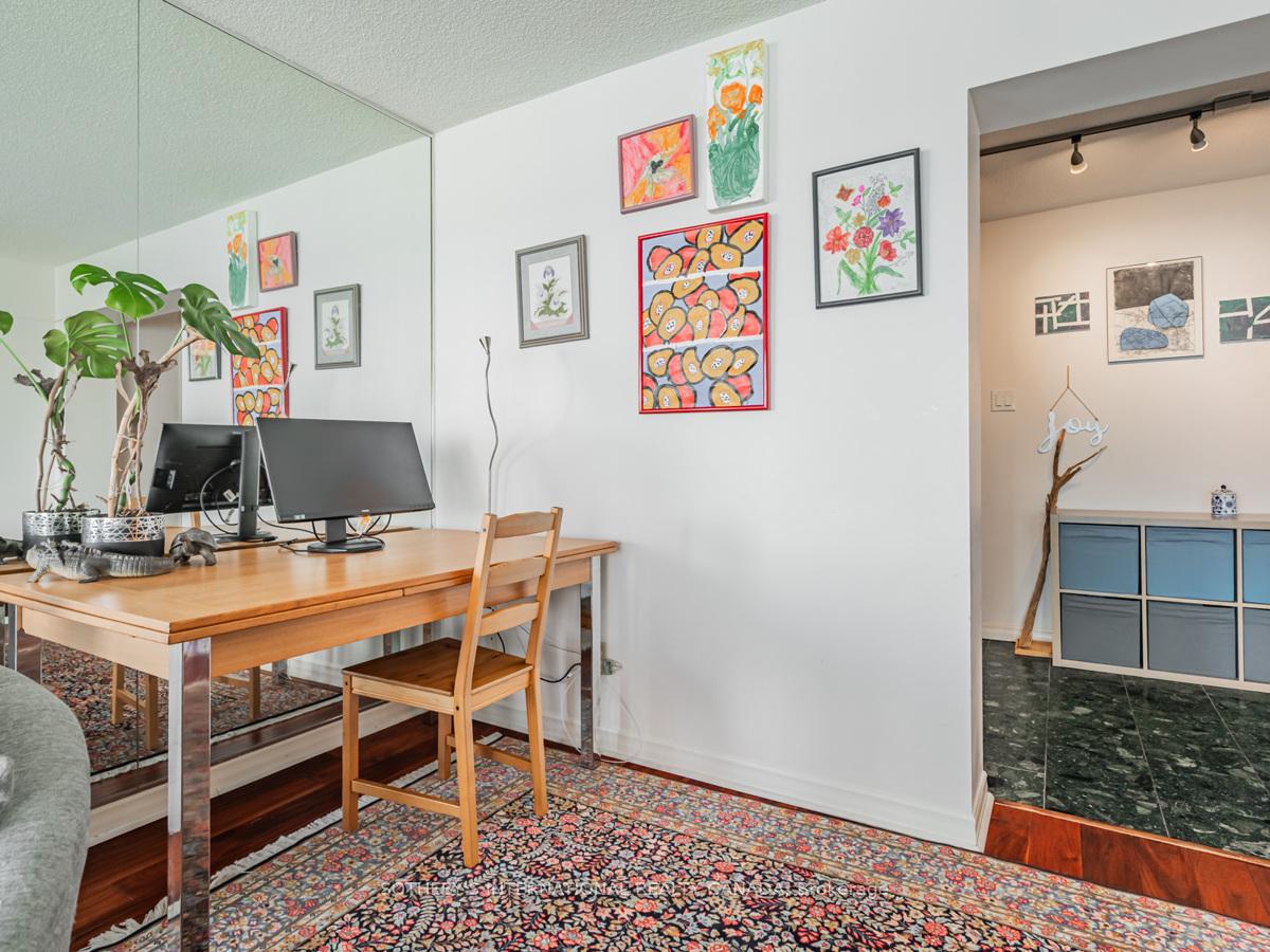 65 Harbour Square 2204, Toronto Unit: 2204