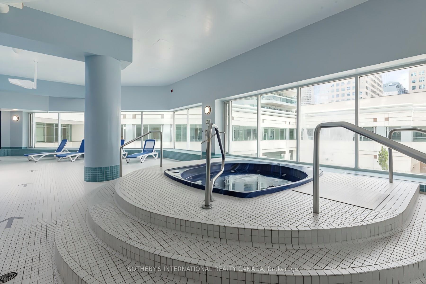 10 Yonge Street 2809, Toronto Unit: 2809