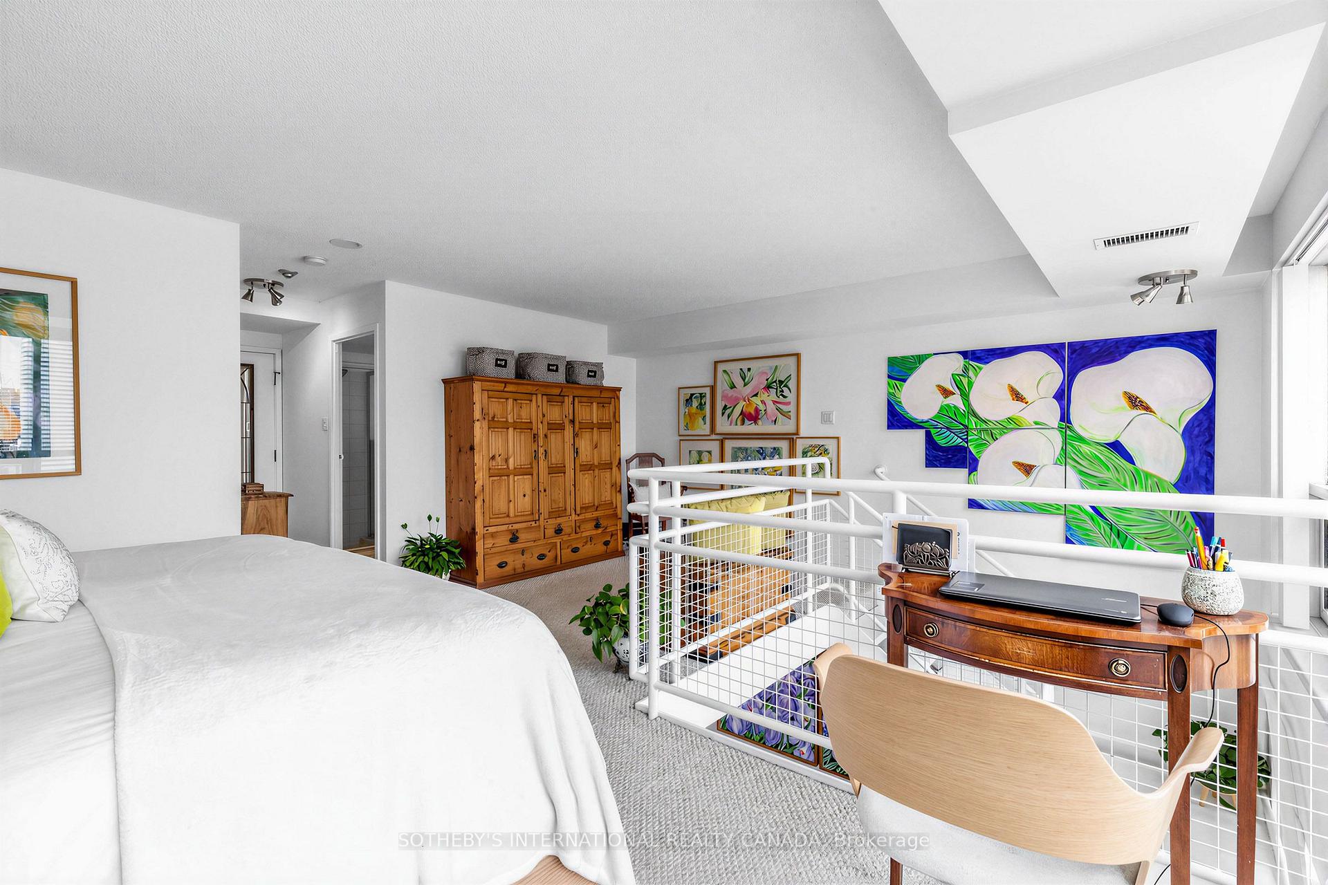10 Yonge Street 2809, Toronto Unit: 2809