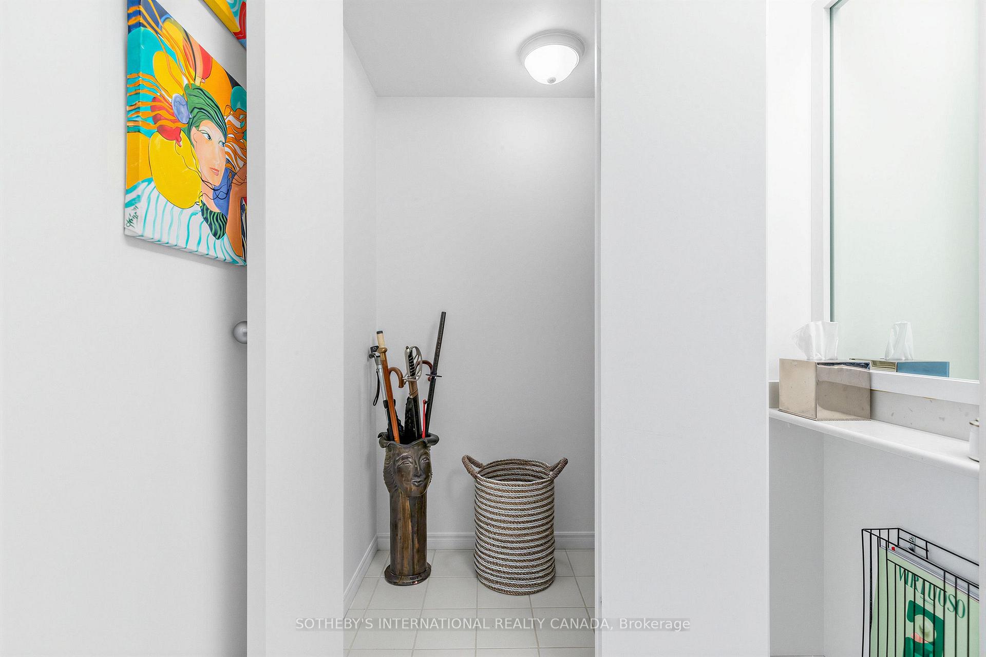 10 Yonge Street 2809, Toronto Unit: 2809