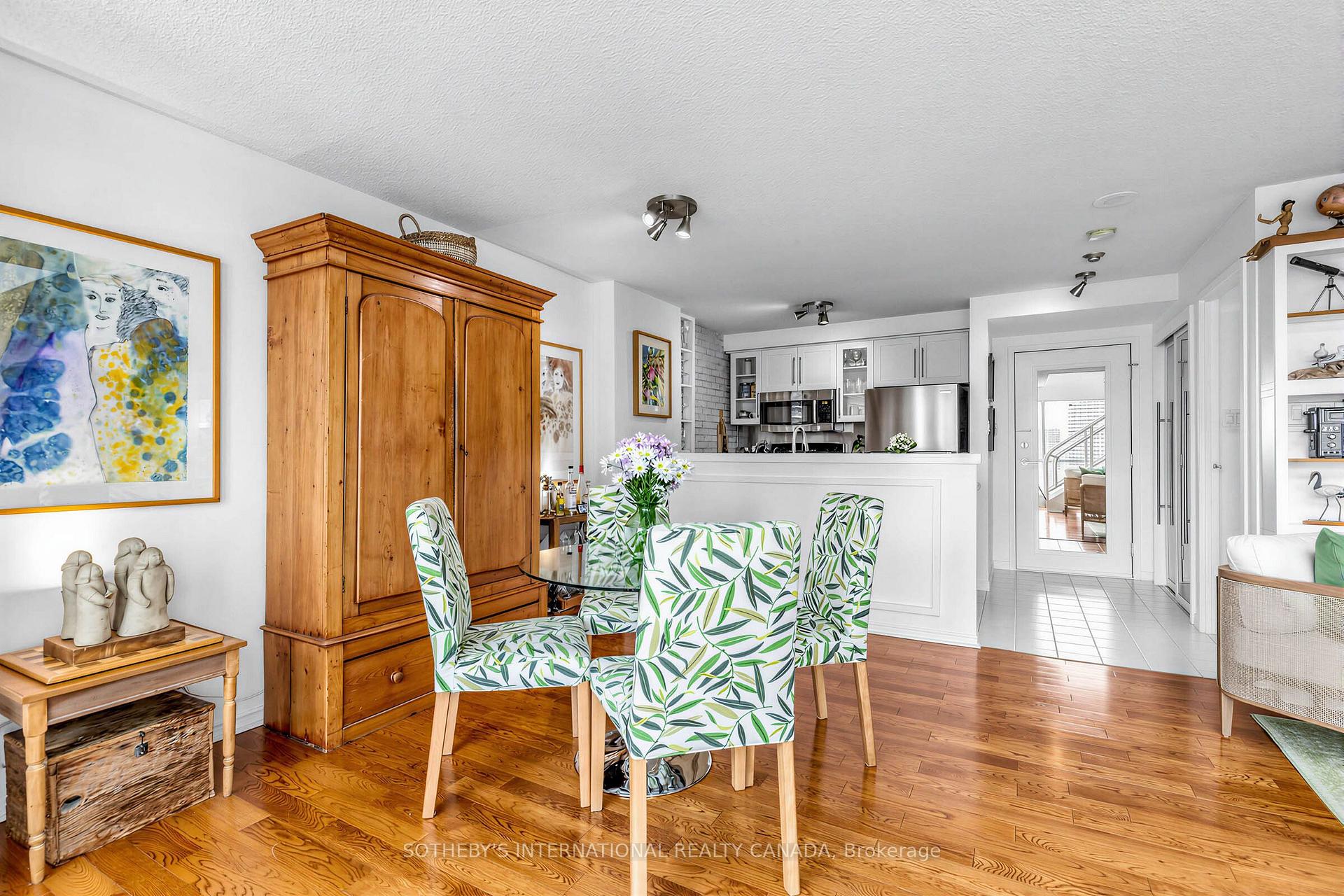 10 Yonge Street 2809, Toronto Unit: 2809
