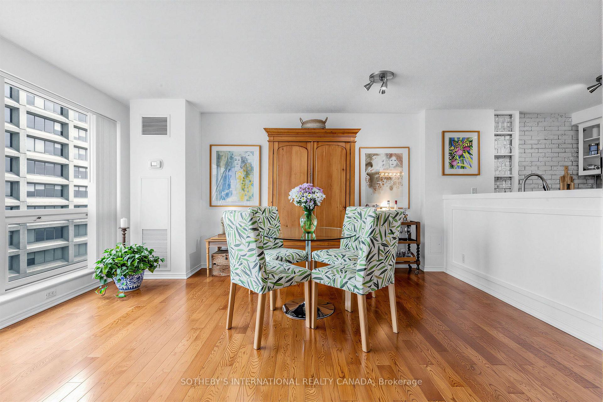 10 Yonge Street 2809, Toronto Unit: 2809