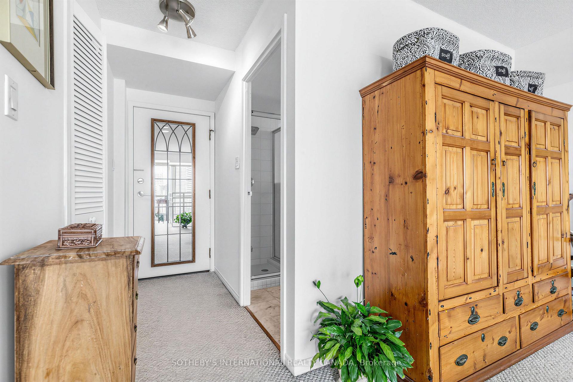 10 Yonge Street 2809, Toronto Unit: 2809