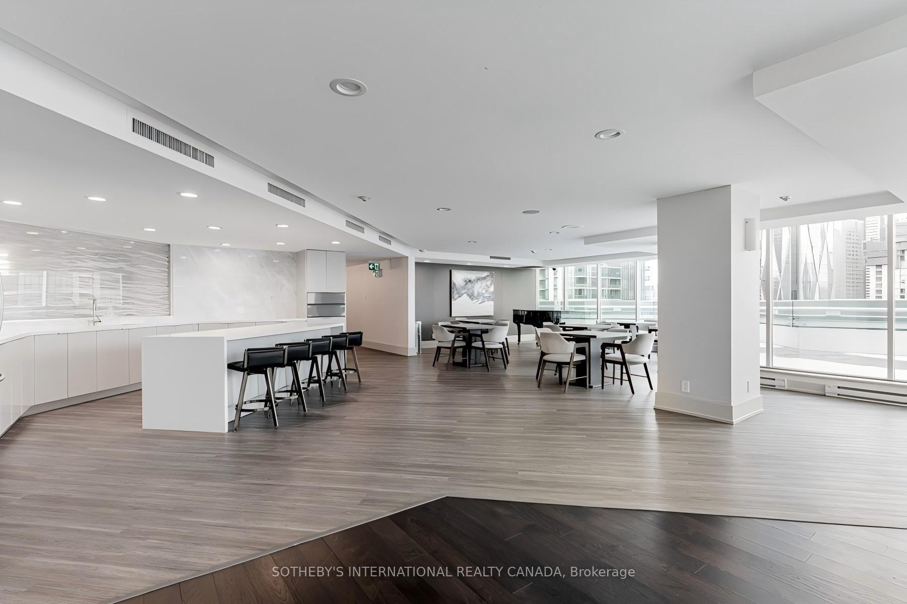10 Yonge Street 2809, Toronto Unit: 2809