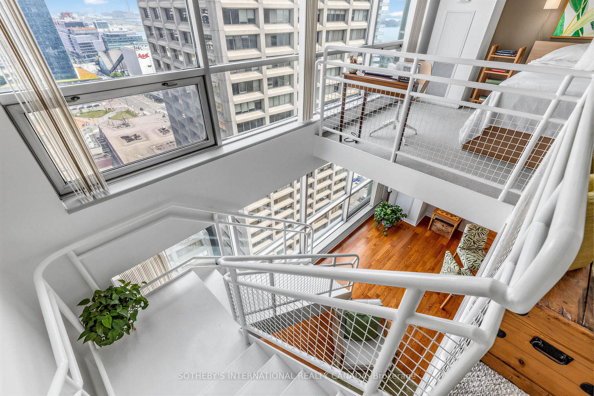 10 Yonge Street 2809, Toronto Unit: 2809