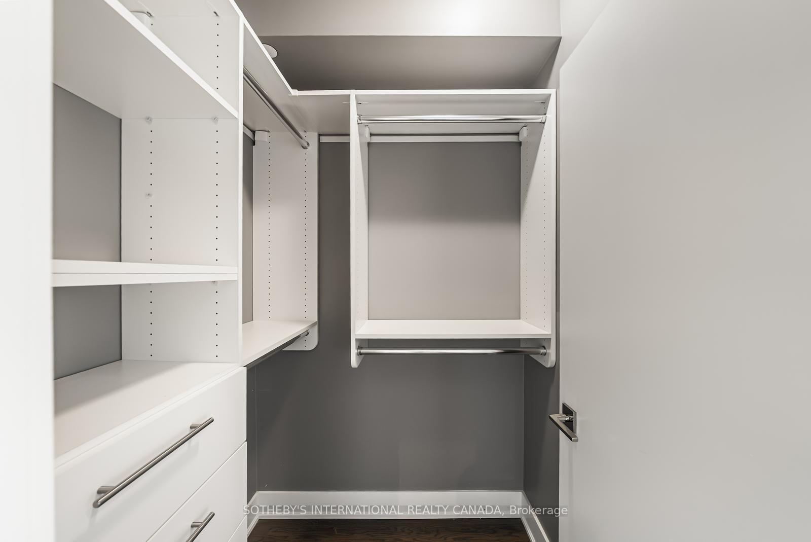 955 Bay Street 3807, Toronto Unit: 3807
