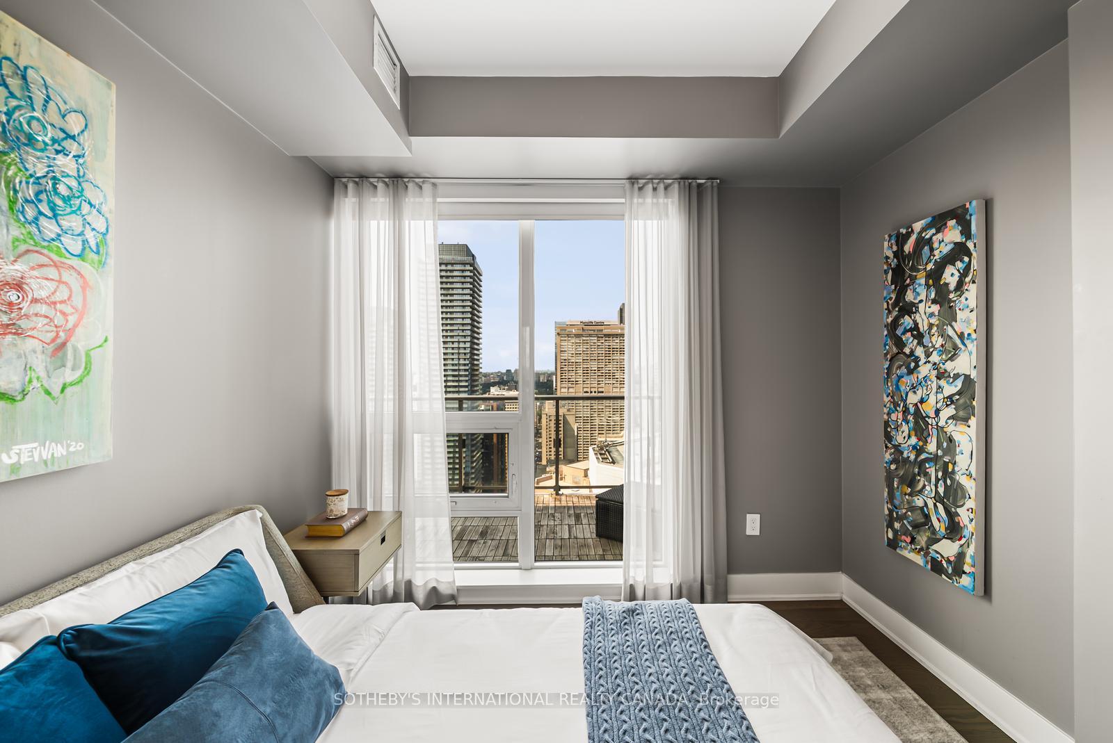 955 Bay Street 3807, Toronto Unit: 3807