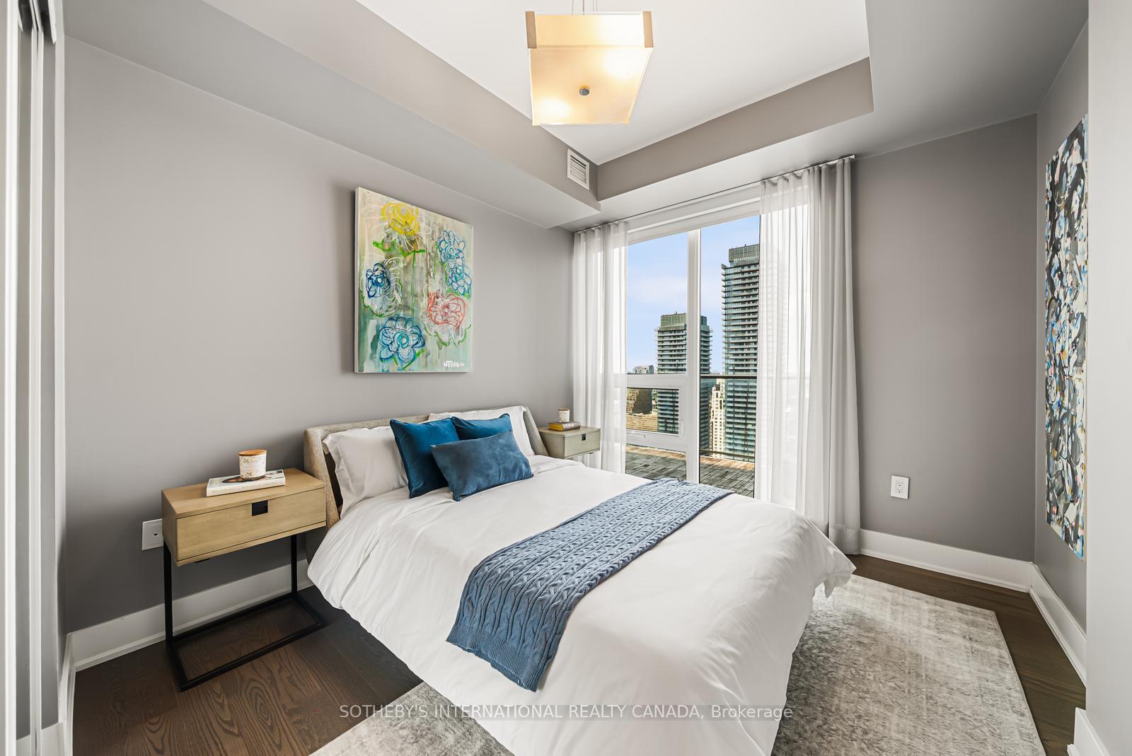 955 Bay Street 3807, Toronto Unit: 3807
